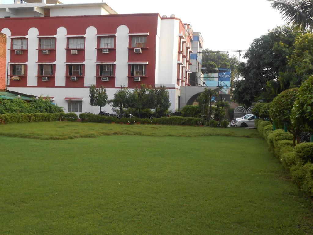 Hotel Siddharth 2*