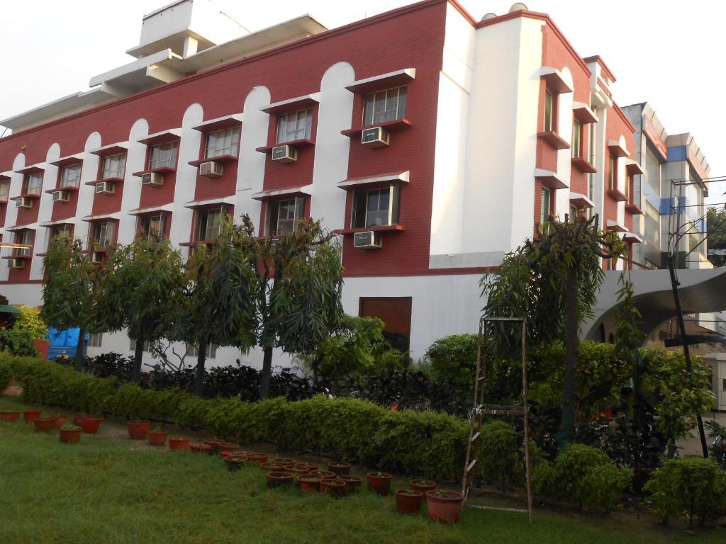 Siddharth 2* Varanasi